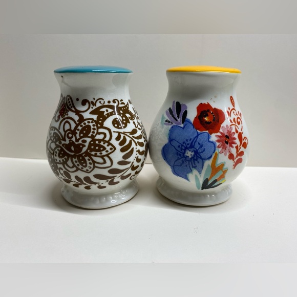 The Pioneer Woman Flea Market salt & pepper shakers - Picture 2 of 5